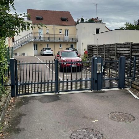 Studio Calme Et Cosy Saint-Julien-les-Villas Екстериор снимка